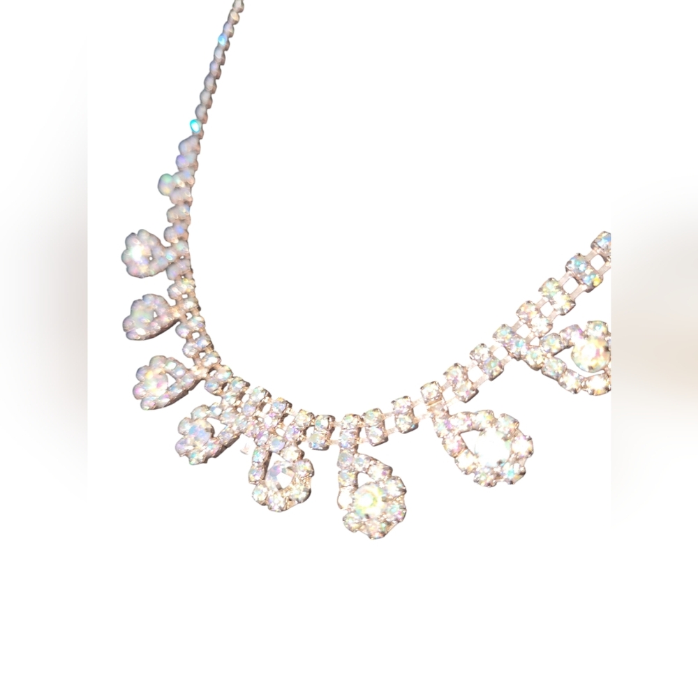 Beautiful rose gold adjustable bling necklace with shiny accents